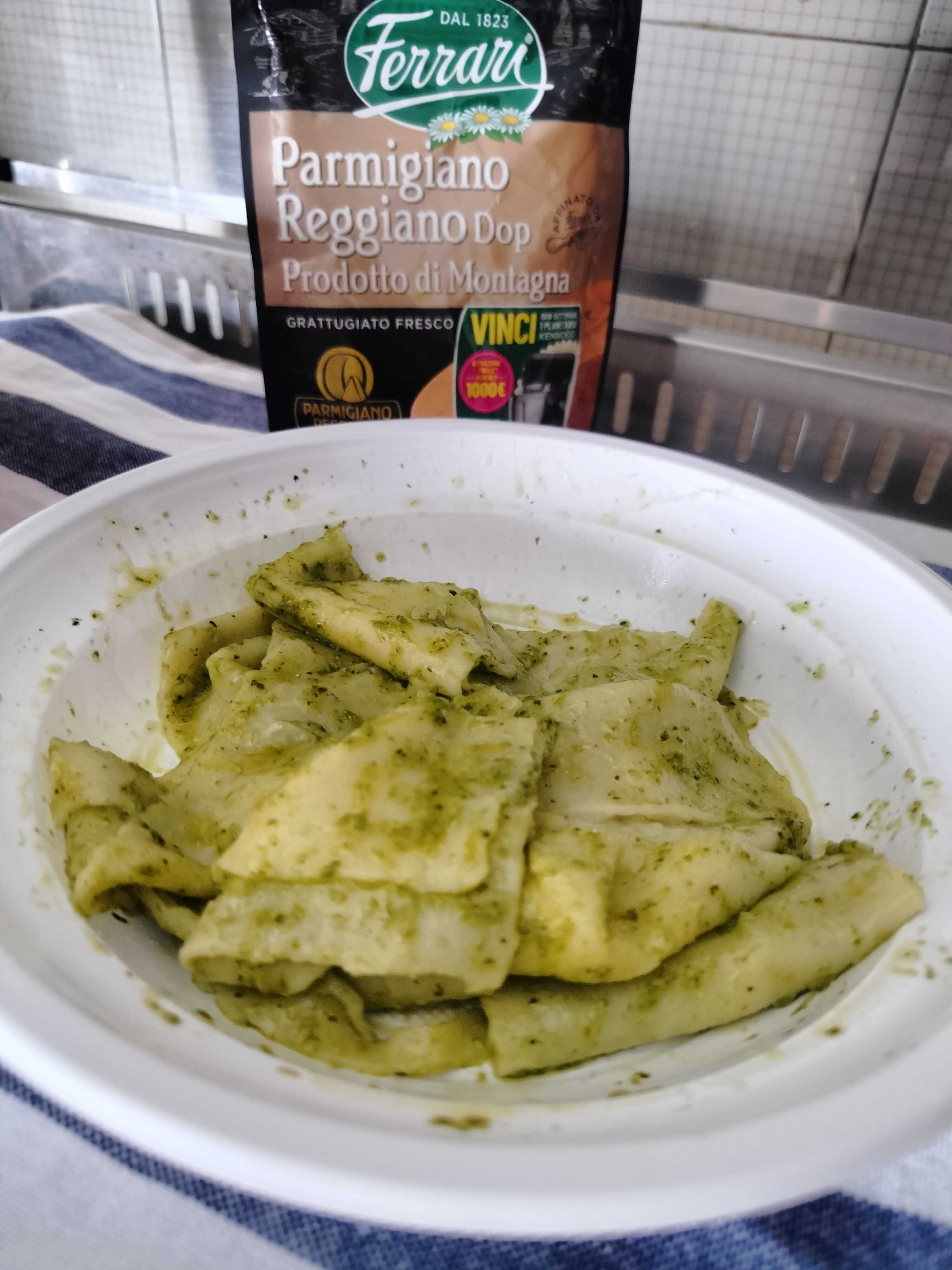 Mandilli al pesto e gorgonzola