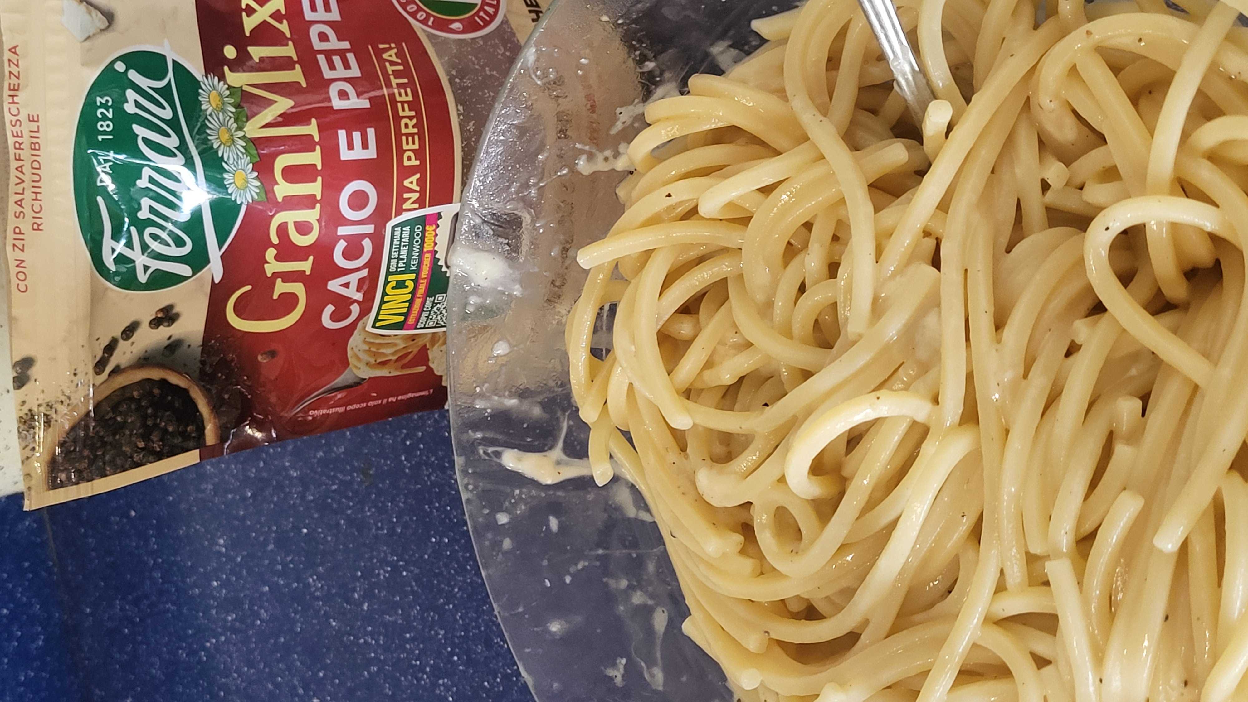 Spaghettoni cacio e pepe