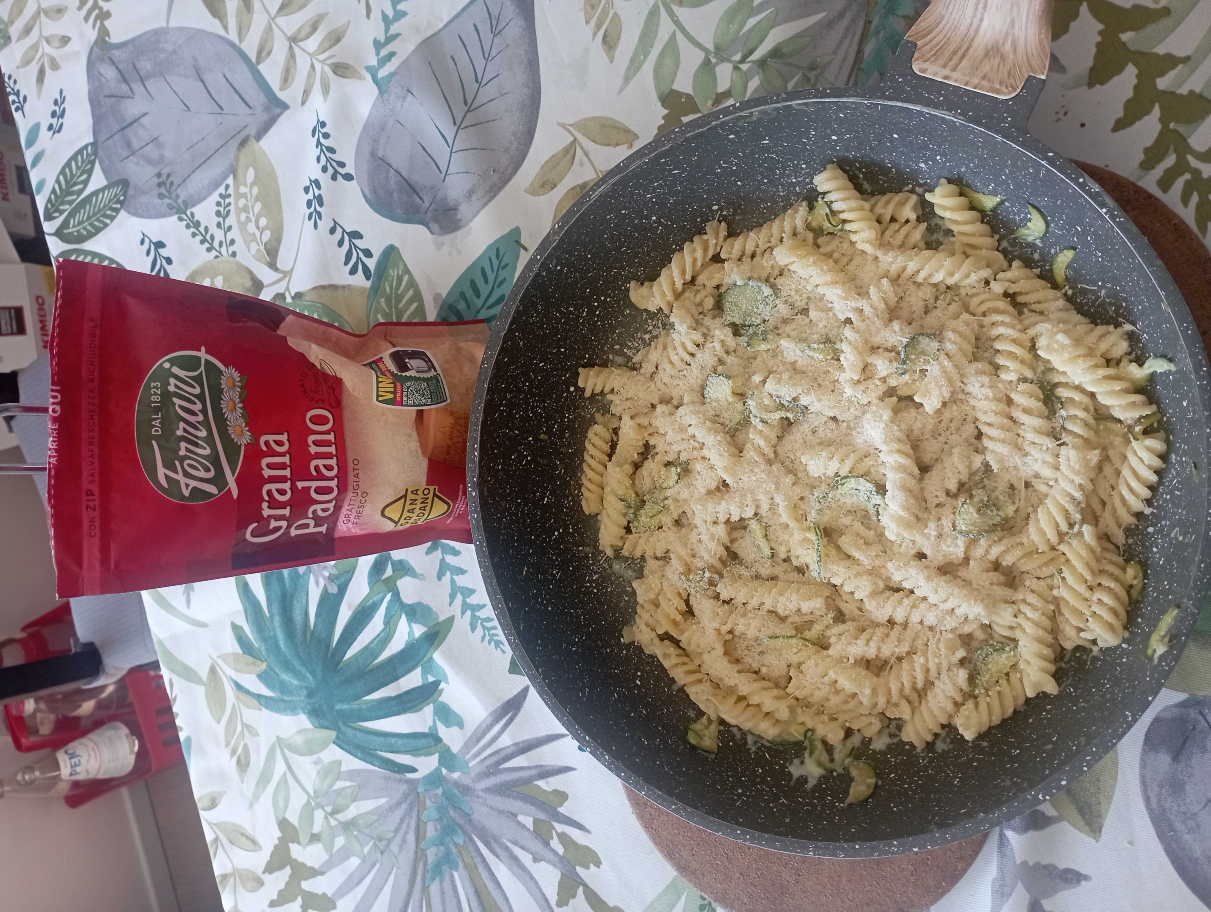 Pasta zucchine e G.P. Ferrari