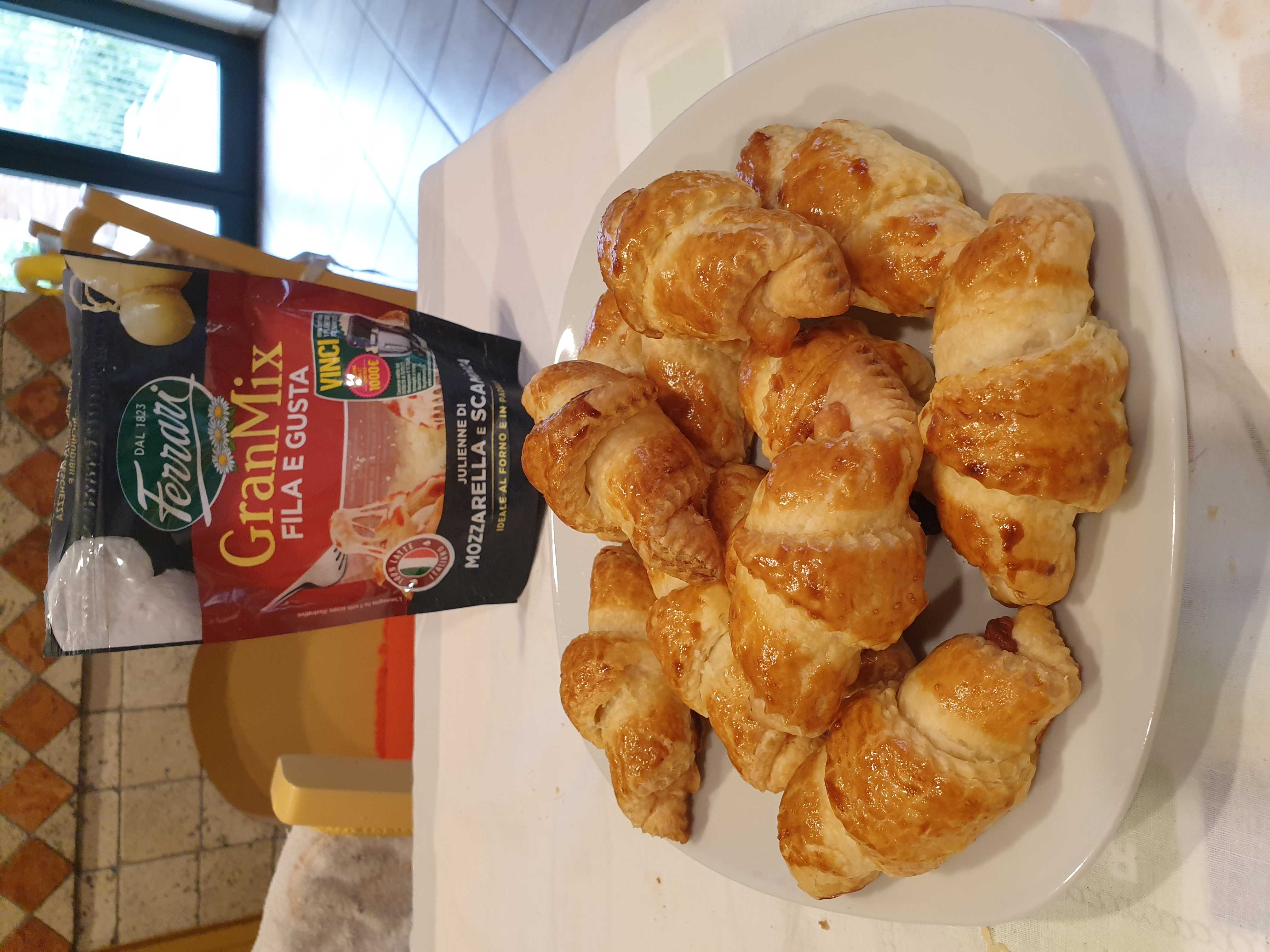 Cornetti salati filanti
