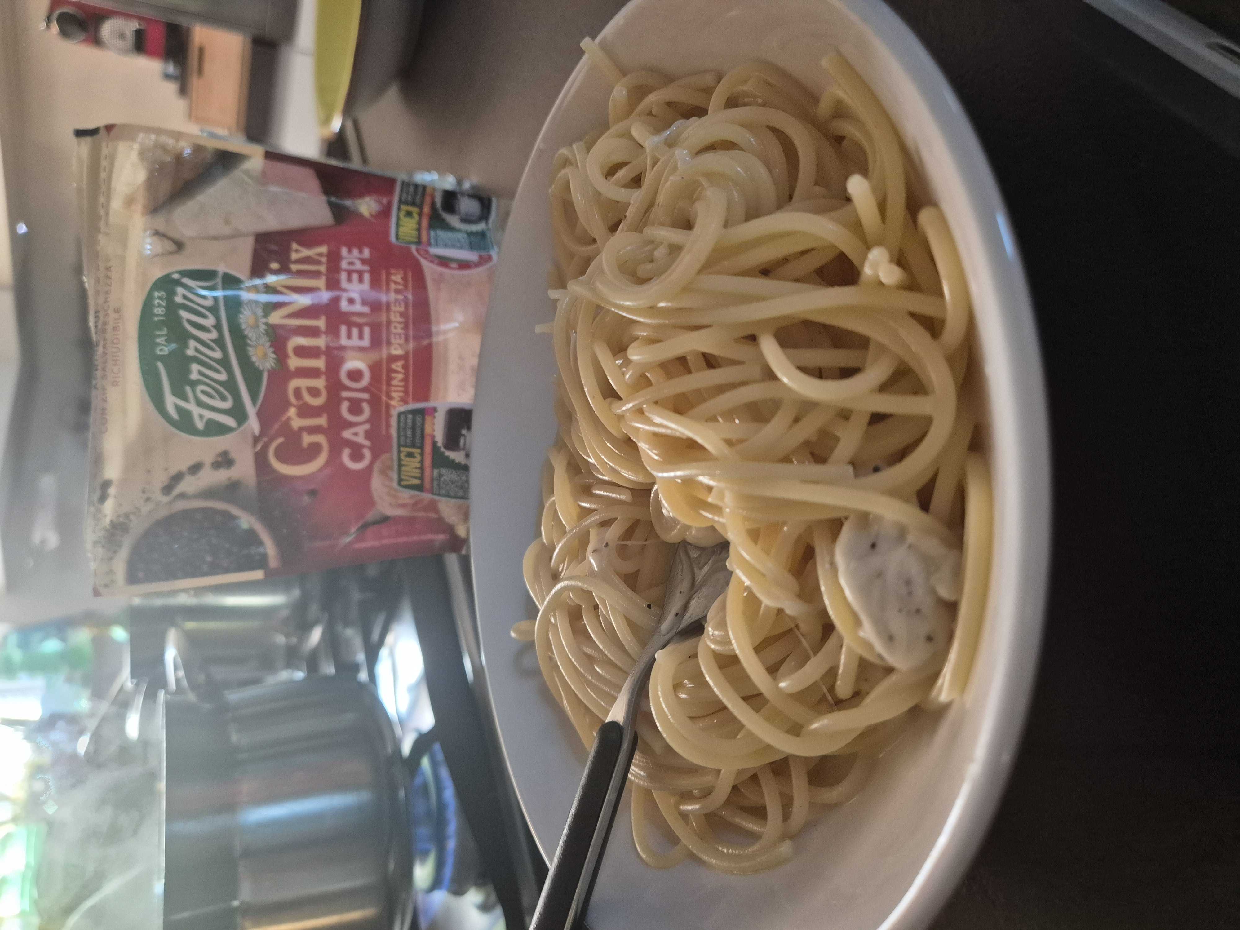 Spaghetti cacio e pepe